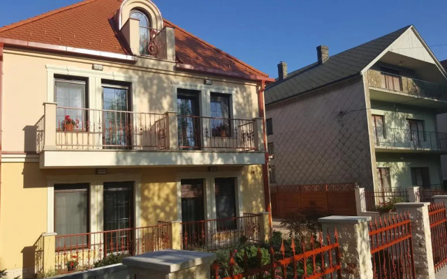 Szent György Villa Apartmanház