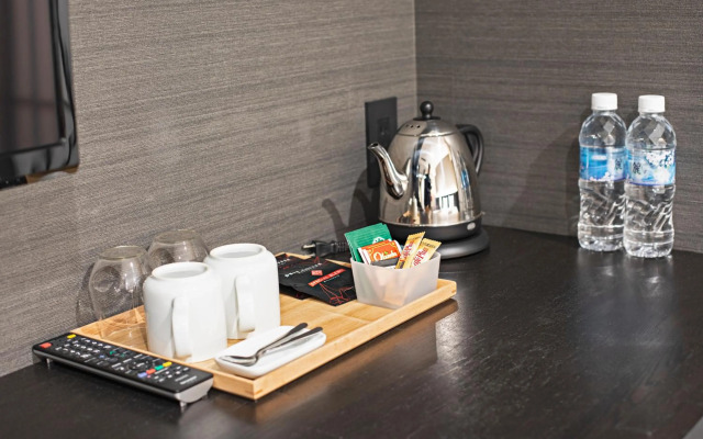 Hotel Ninja Black