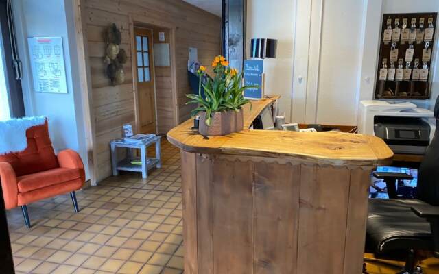 Logis Hôtel Annecy Nord / Argonay