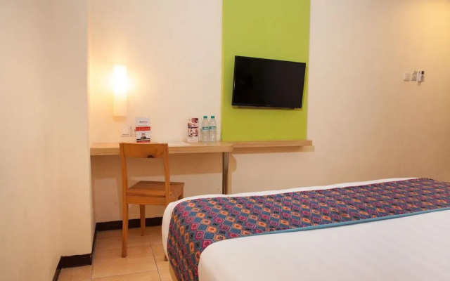 RedDoorz near Kawasan Industri SIER 2