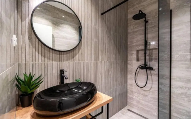 New&Luxury 5* with an Amazing View - Pure Apartment