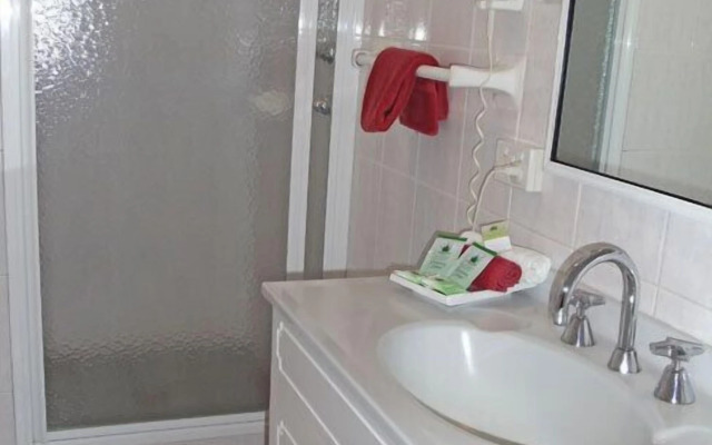 Town & Country Motor Inn