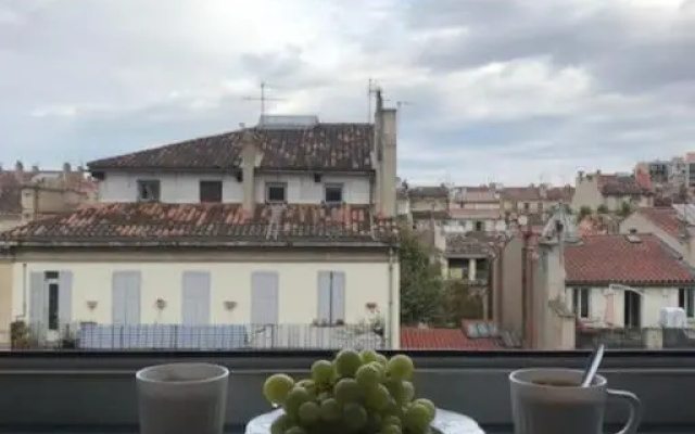 Grand studio avec vue sur notre Dame de la garde