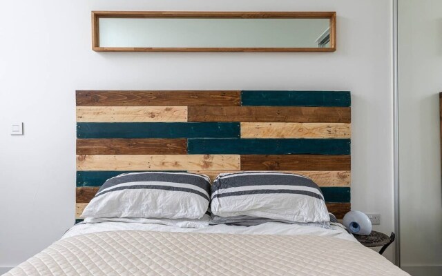 Lovely 1-bed Flat in Acton, West London, Sleeps 4