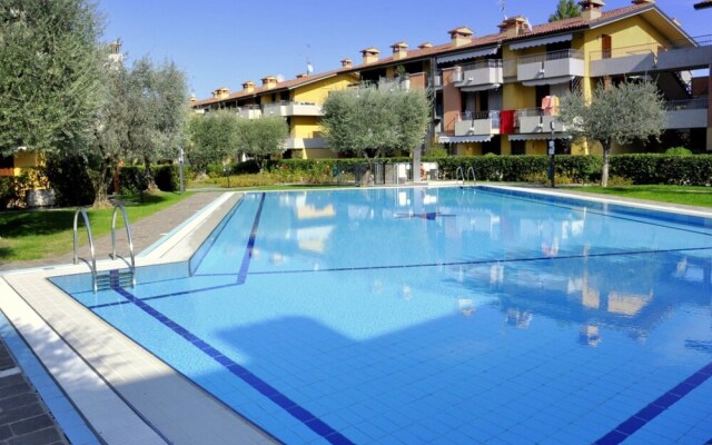 Residence in Lugana di Sirmione, With a Beautiful Swimming Pool