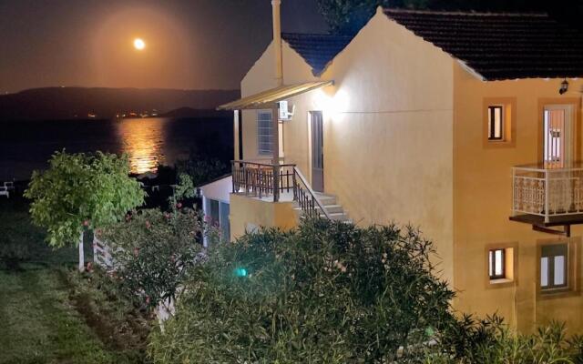 Sandy Beach Houses - Sea View