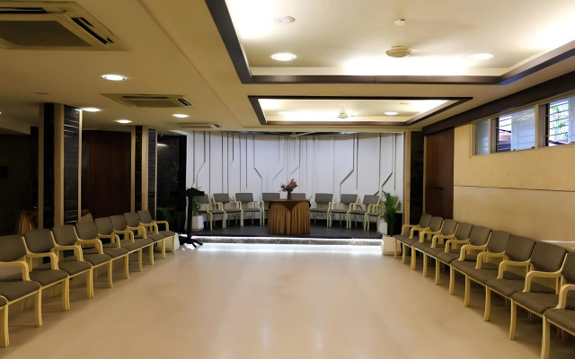 Hotel Apna Avenue