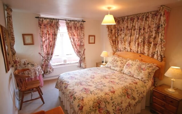 Cross Keys Cottage - Guest house