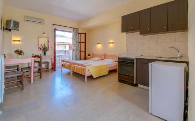Bella Grecia Studios and Apartments