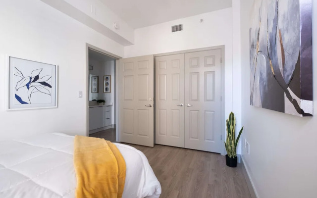Luxury Central Apartment with Gym