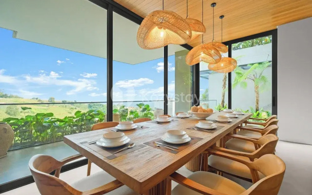 Dago Escape Villa by Kozystay - Bandung