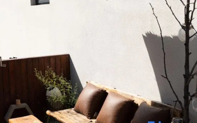 Yifangtang.Ehouse Courtyard Private Hot Spring B&B (Badaling Great Wall Branch)
