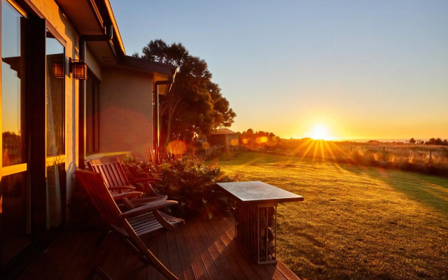 Manakau Lodge