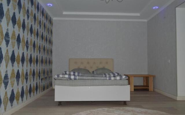 Apartment on Ahunbaev street, 187