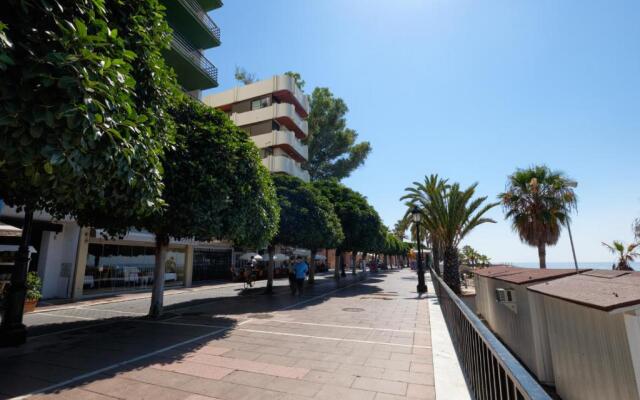 Luxury 3 Bedroom Beach Front Apartment in Marbella