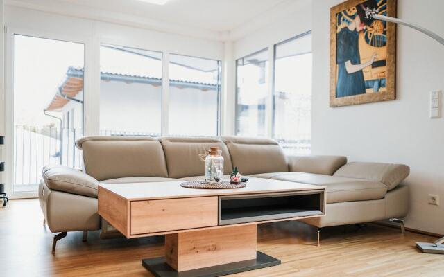 Magnificent Apartment With Phenomenal View Across the Bay, Nearby Appledore