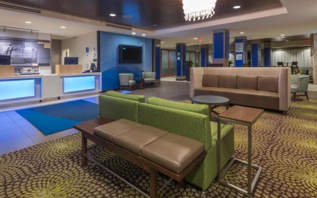 Holiday Inn Express Hotel & Suites Hays by IHG