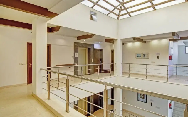 Blue Moon Residency Hotel & Restaurant