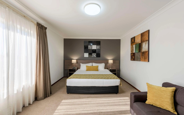 Best Western Plus Ambassador Orange