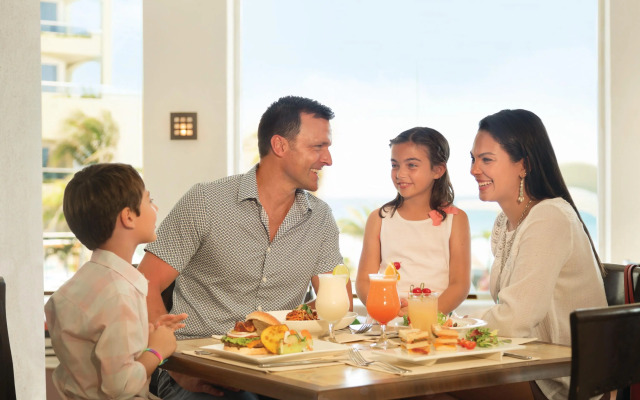 Wyndham Alltra Cancun All Inclusive Resort