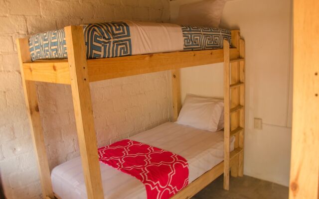 Alebrijes Surf House - Adults Only - Hostel