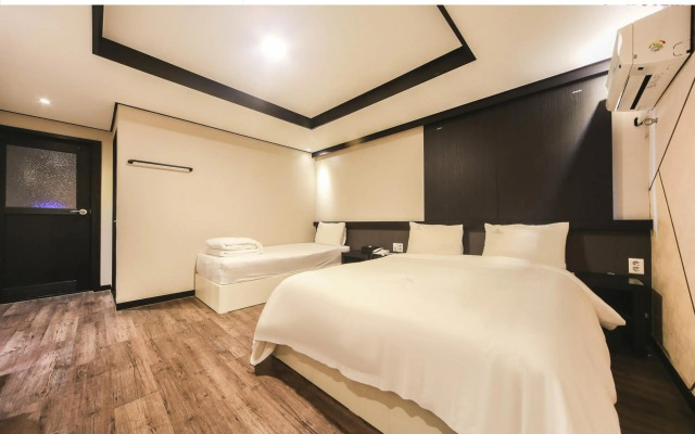 Elysee Hotel