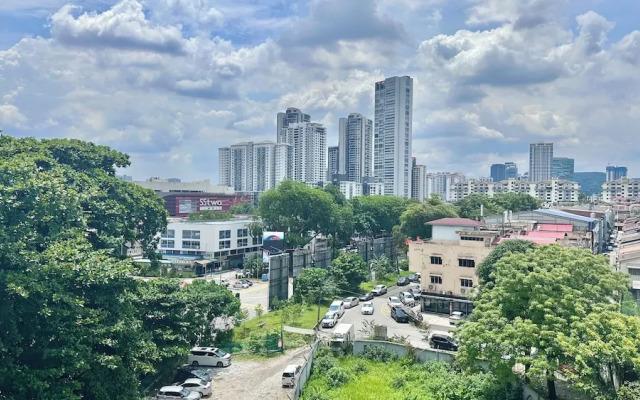 Ukiyo Hotel by manatidur