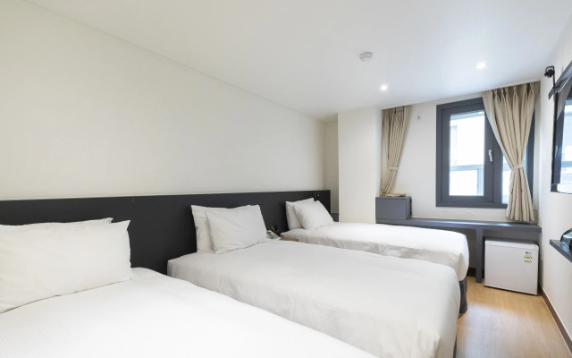 Hotel Victoria (formerly Hotel Tong Seoul Myeongdong)