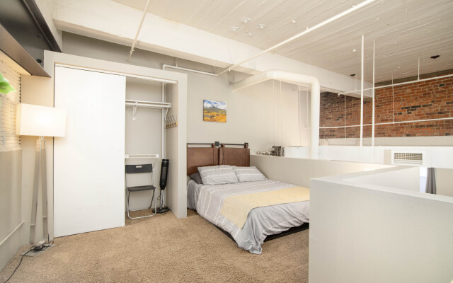 Downtown Denver 2BR Apartment - Open Plan Living!