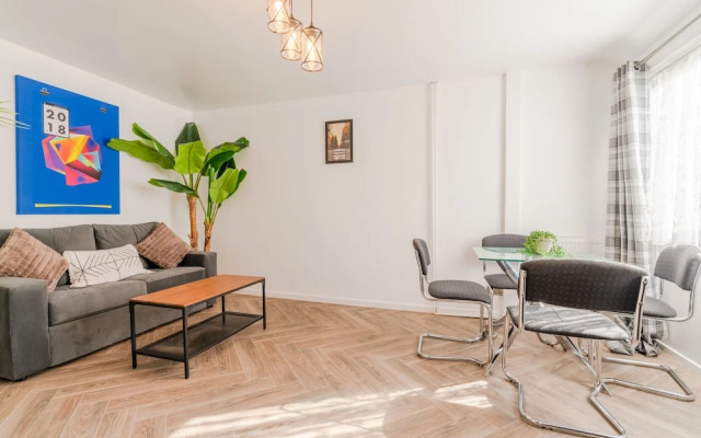 Newly Renovated 2-Bed Home in Newport