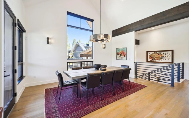 Outside The Bubble 4 Bedroom Home