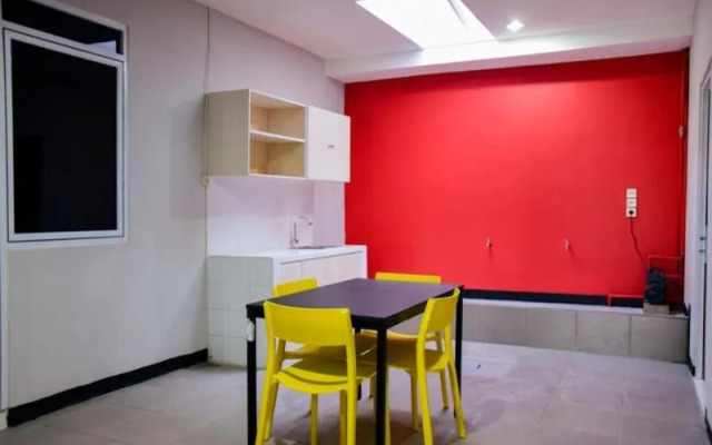 RedDoorz Plus Near Mall Kelapa Gading