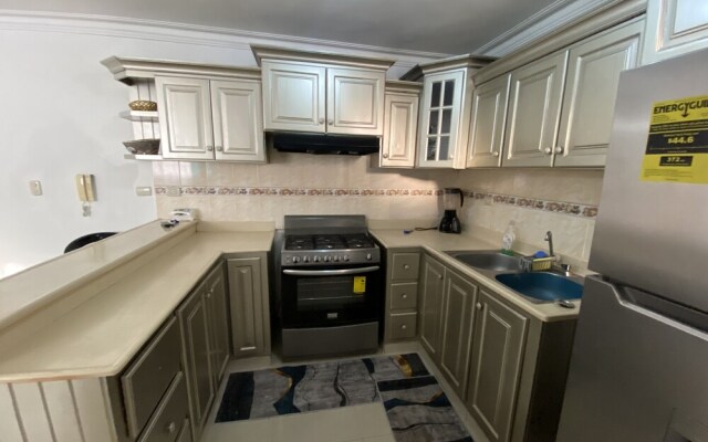 Inviting 3-bedroom Apt in Santo Domingo!