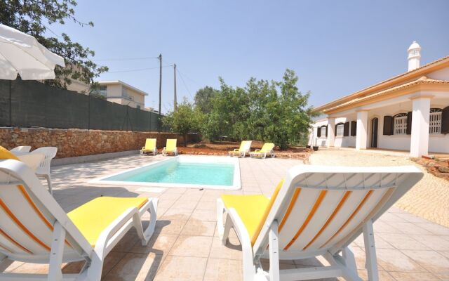 Large Country Villa With Private Pool, Vilamoura