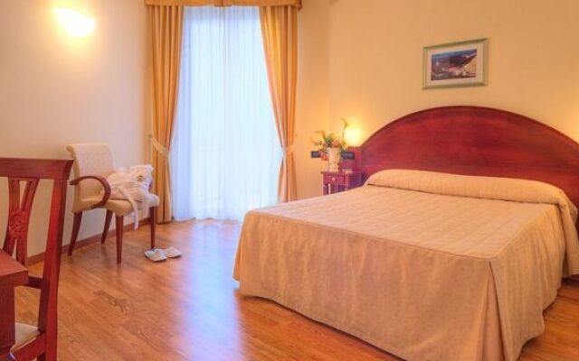 Recina Hotel
