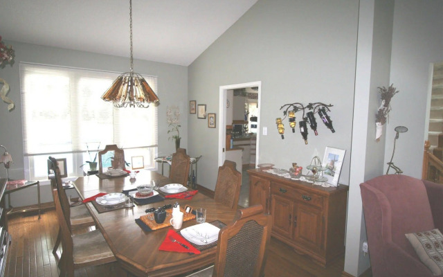 Twin Lakes Retreat Bed and Breakfast