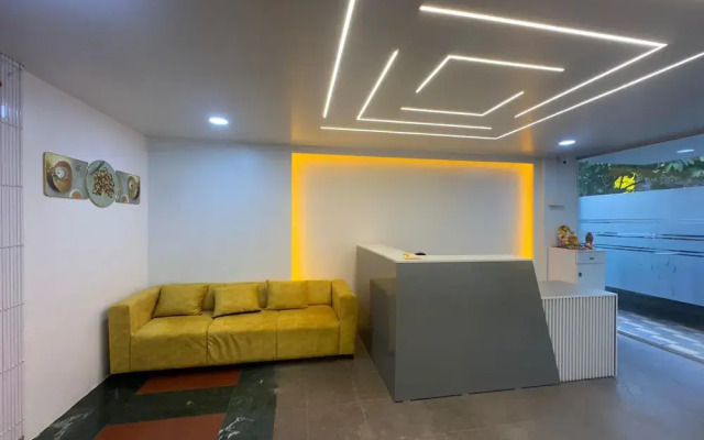 Hotel Yellow House