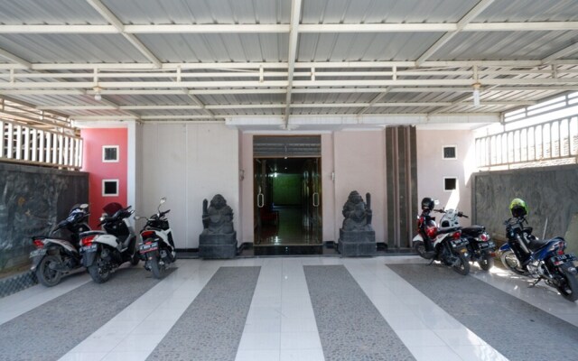 RedDoorz near GOR Wisanggeni