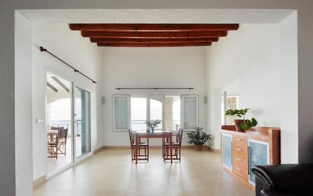VILLA AIRE in Punta Prima