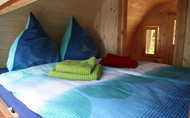 Mini Hotel Übernachten Im Gurkenfass