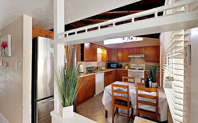 Larry 10631 - 3 Br home by RedAwning