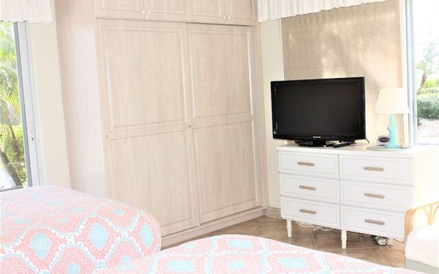 Jamaica Royale - 001 - 1 Br Condo