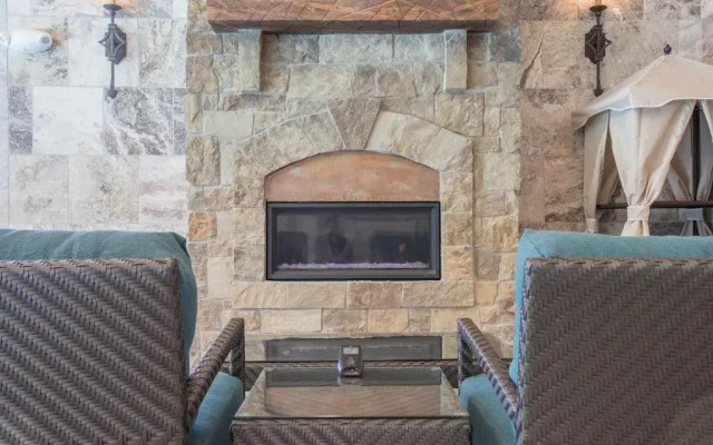 Elk Country Inn