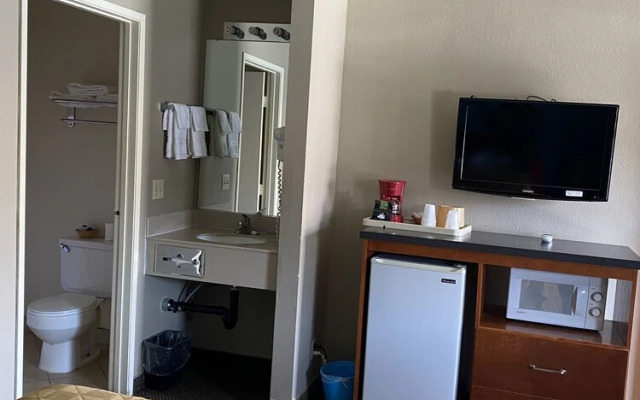 Lone Pine Budget Inn