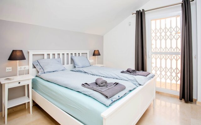 Duplex, Penthouse, 2/2 with Spectacular Views TV27