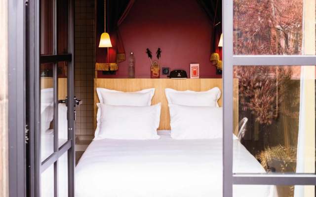 Mob Hotel Paris les Puces
