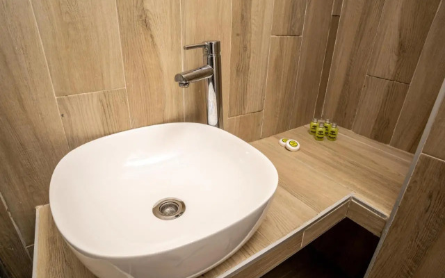 Manou No15 Apartment