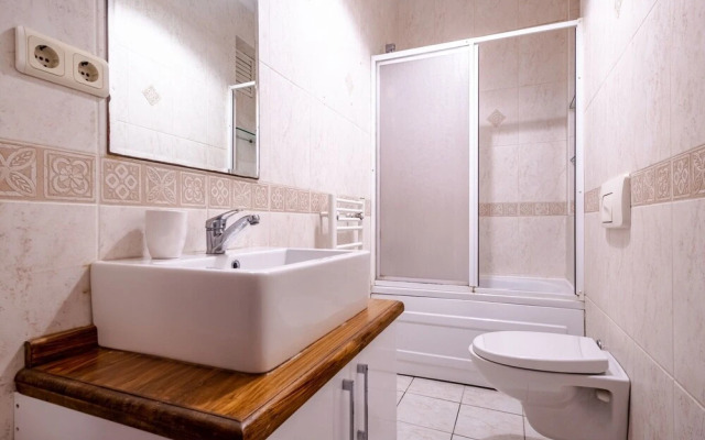 Centrally Located Apartment With Balcony in Sisli