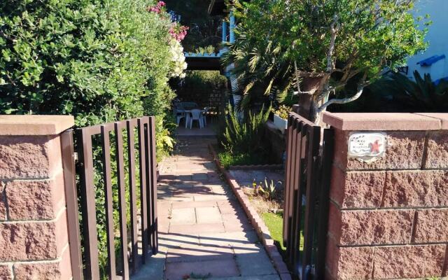 House With 2 Bedrooms In Calasetta With Enclosed Garden 300 M From The Beach