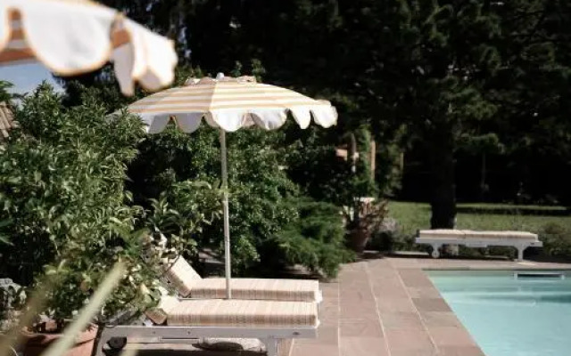 Villa Arnica Suites & Garden